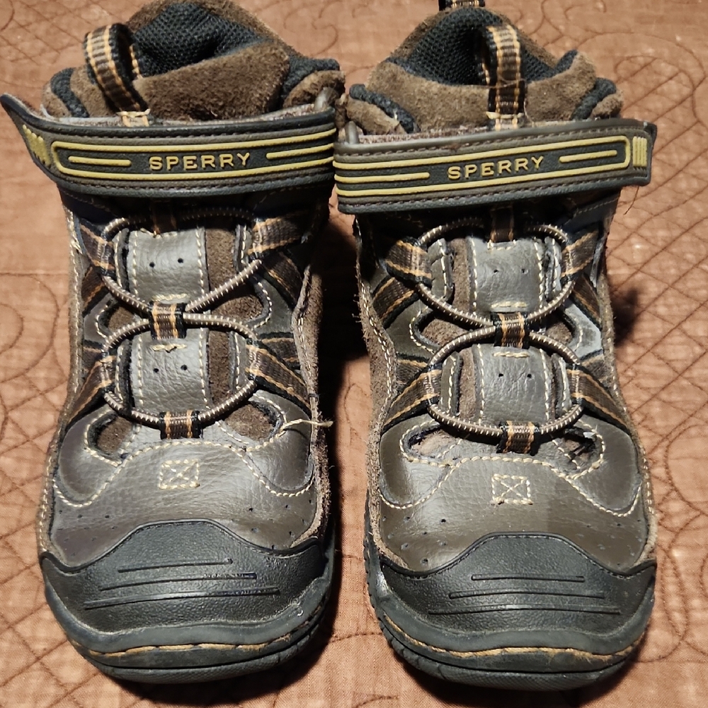 Sperry Top Sider Kids Hiking Boots Size Kids4. Lighly Worn.